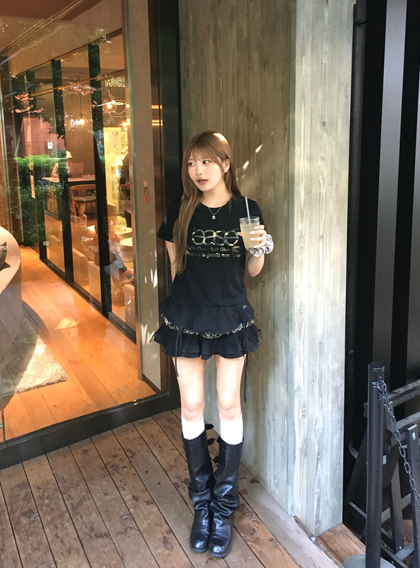 カモフラージュ柄ロゴプリントTシャツ