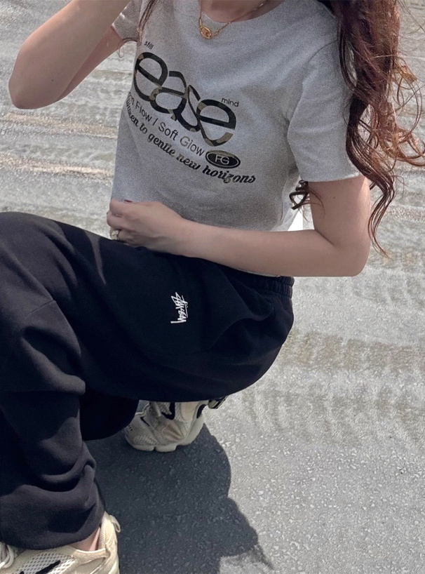 カモフラージュ柄ロゴプリントTシャツ