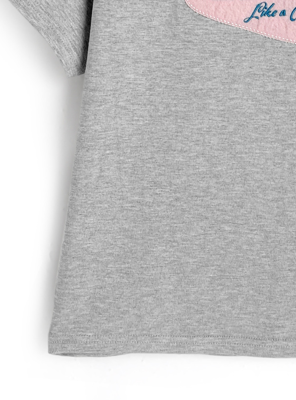 フェルトロゴ刺繍Tシャツ