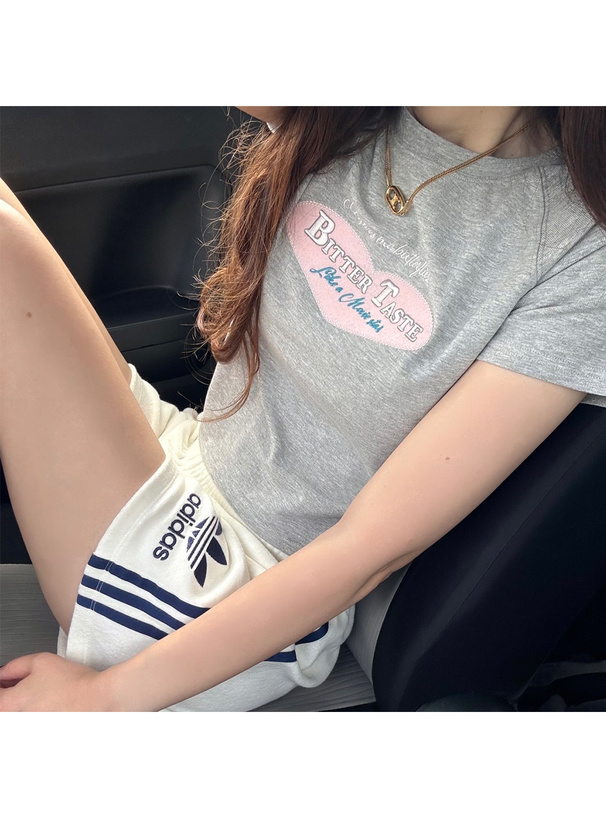 フェルトロゴ刺繍Tシャツ