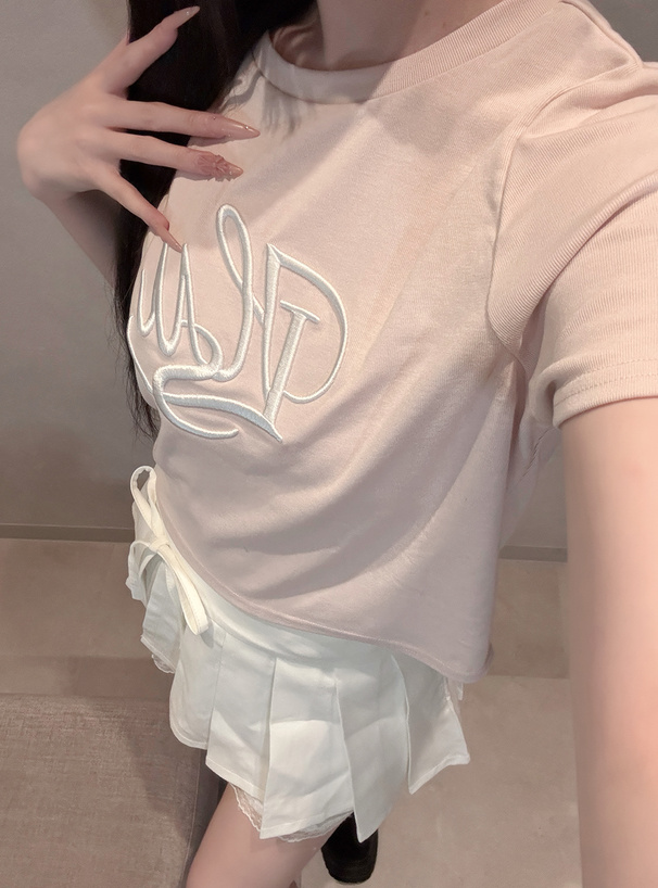 立体刺繍ロゴTシャツ
