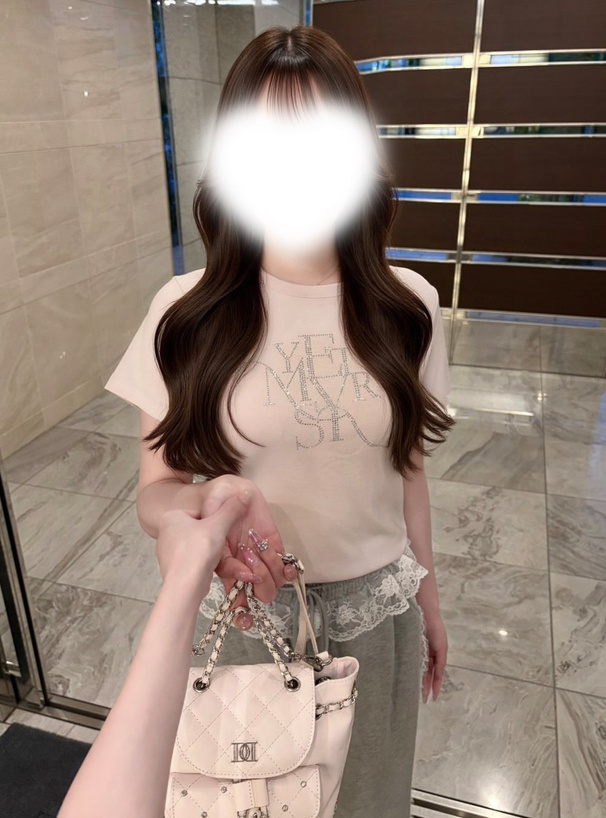ラインストーンロゴTシャツ
