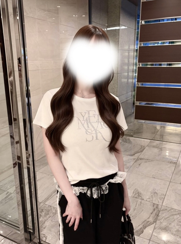 ラインストーンロゴTシャツ