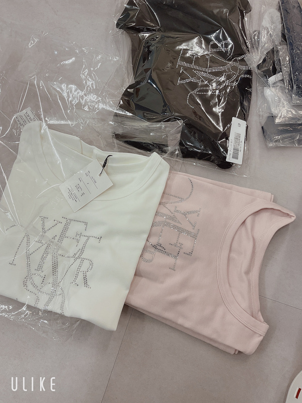 ラインストーンロゴTシャツ
