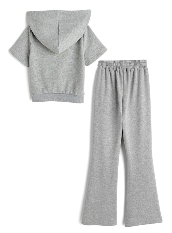 ショート丈ダブルジップパーカー×フレアパンツスウェットセットアップ