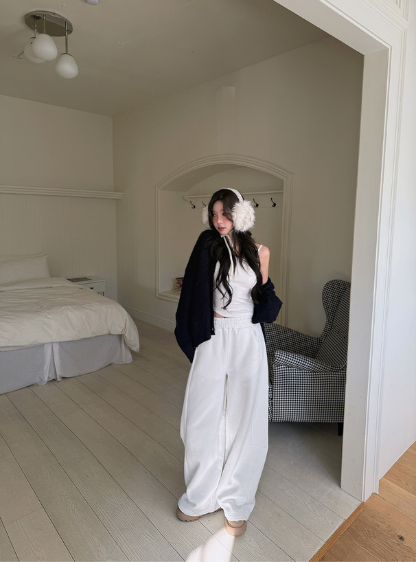 カーブラインスウェットパンツ