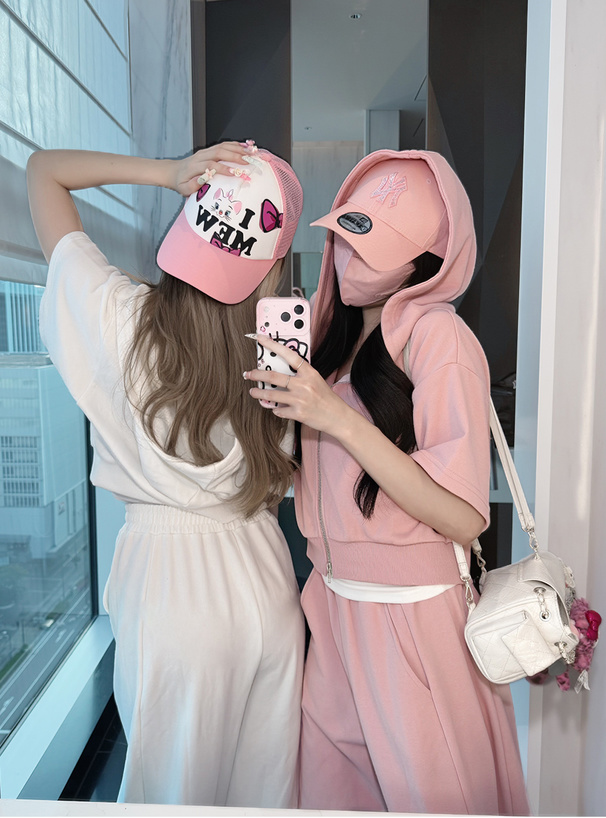 ダブルジップパーカー×ワイドパンツスウェットセットアップ