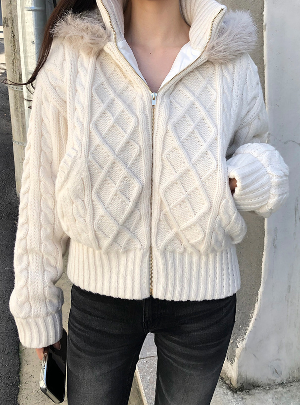 ファーフードケーブル編みニットブルゾン