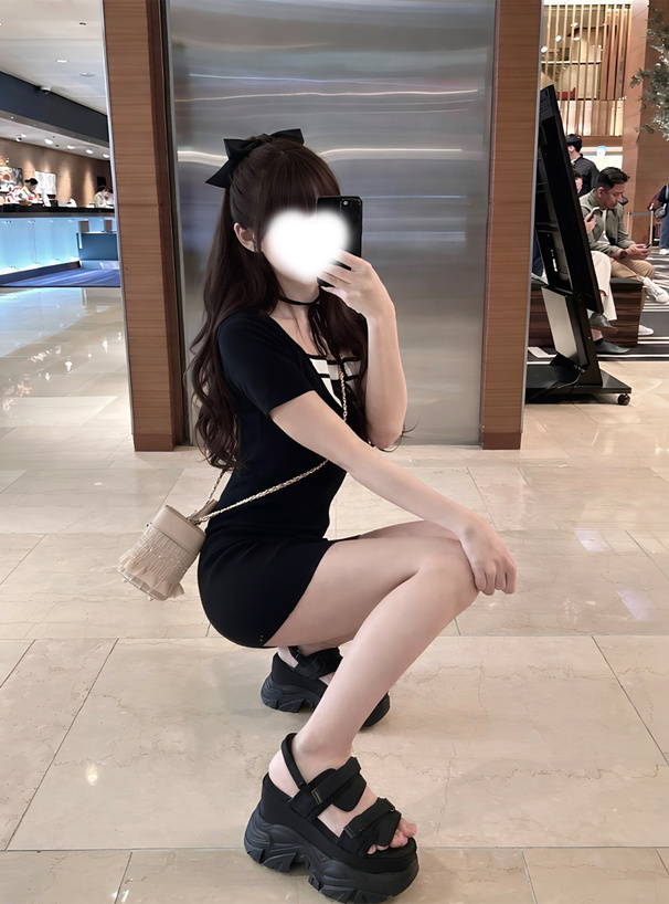 配色レイヤード風リボンニットミニワンピース