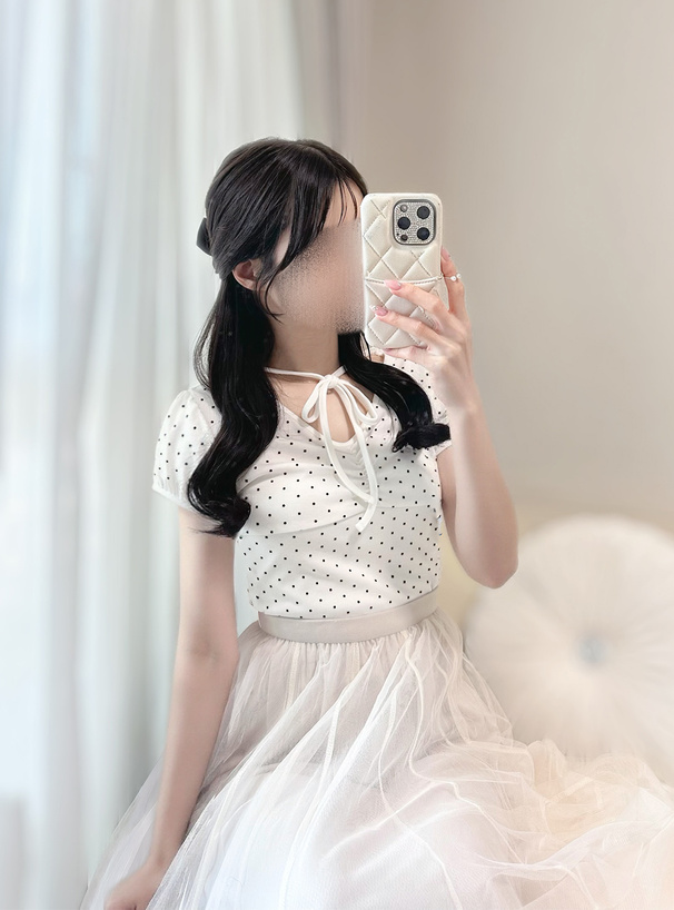 ドット柄ネックリボンギャザートップス