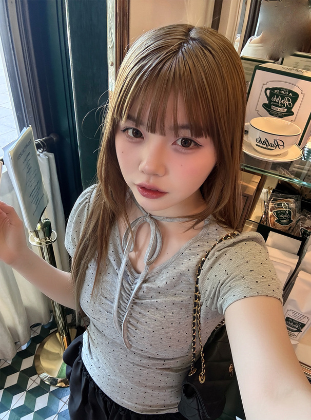 ドット柄ネックリボンギャザートップス