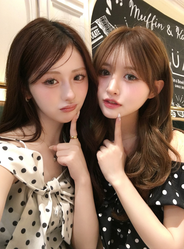 ドット柄オフショルダーリボントップス