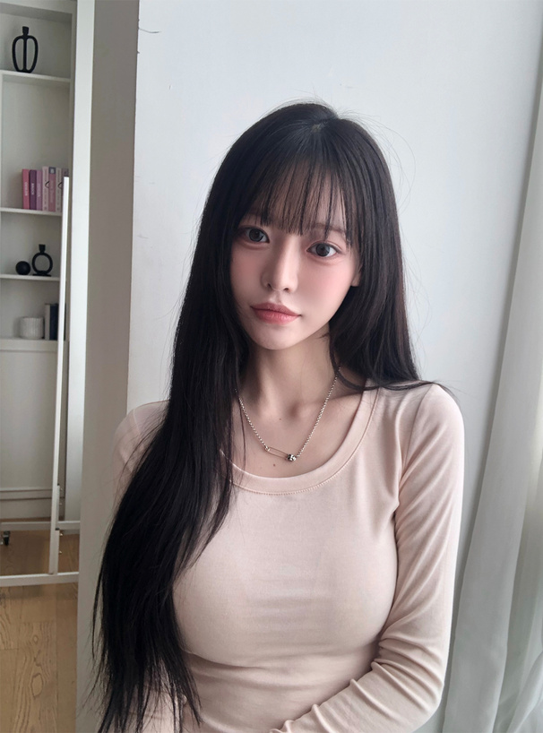 ラウンドヘムロングTシャツ