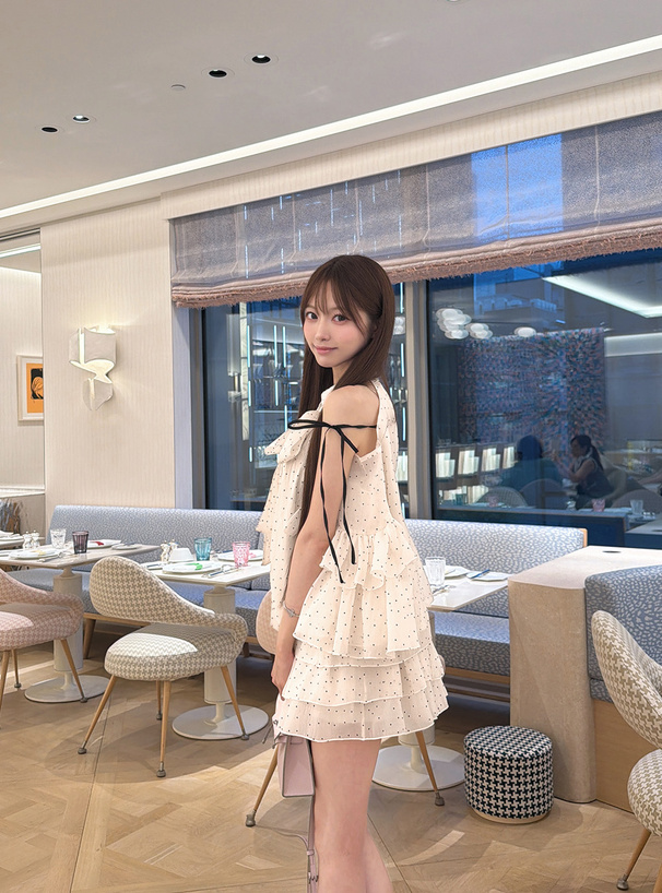 ドット柄ショルダーオープンリボンブラウス×ティアードミニスカートセットアップ