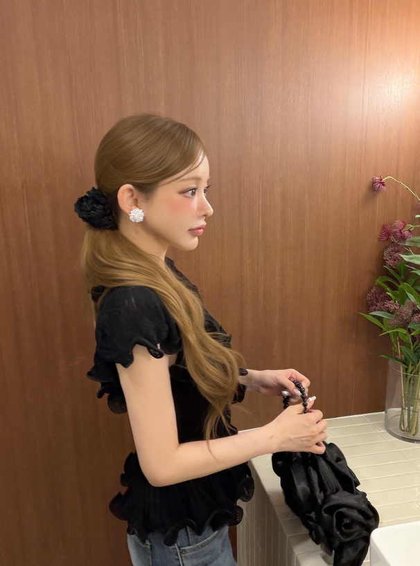 メロウフリルリブニットトップス