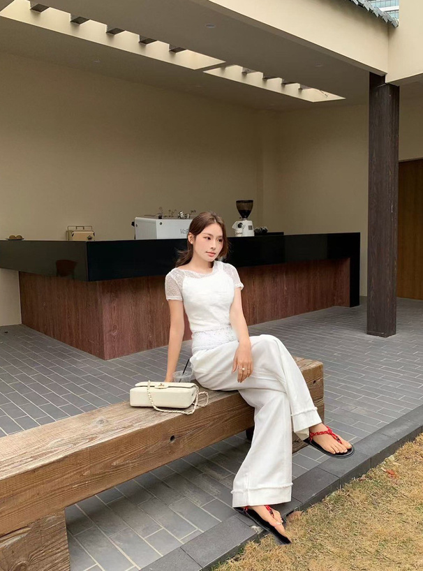 キャミソール付きドレープレーストップス