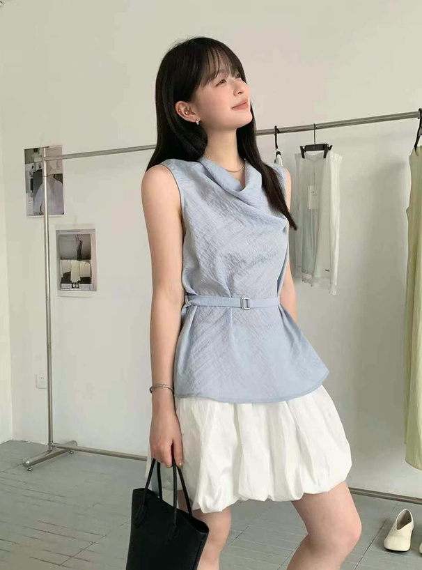 ベルト付きノースリーブドレープトップス