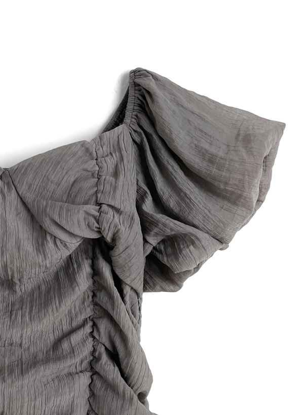 ギャザーパフスリーブブラウス