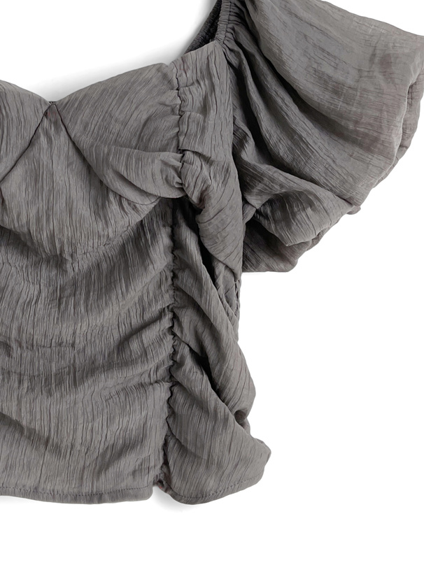 ギャザーパフスリーブブラウス