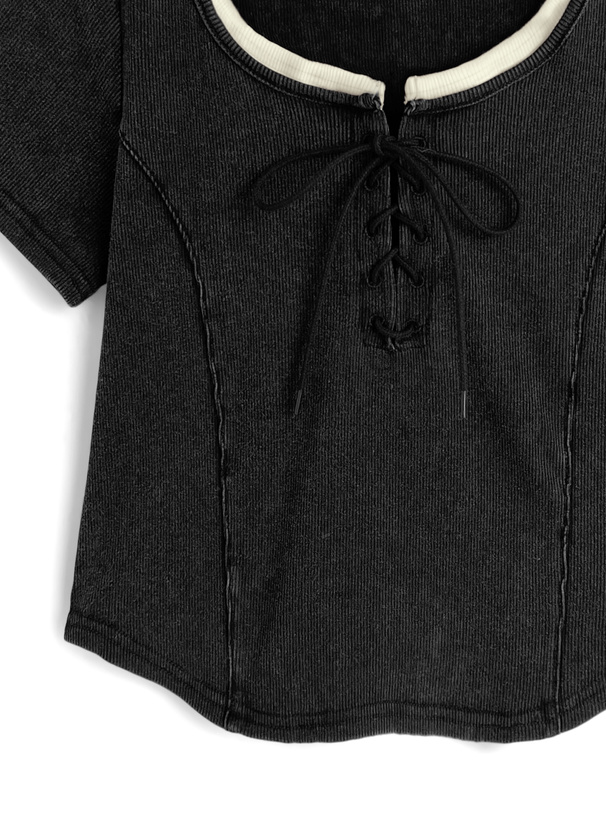 レースアップショート丈リブトップス