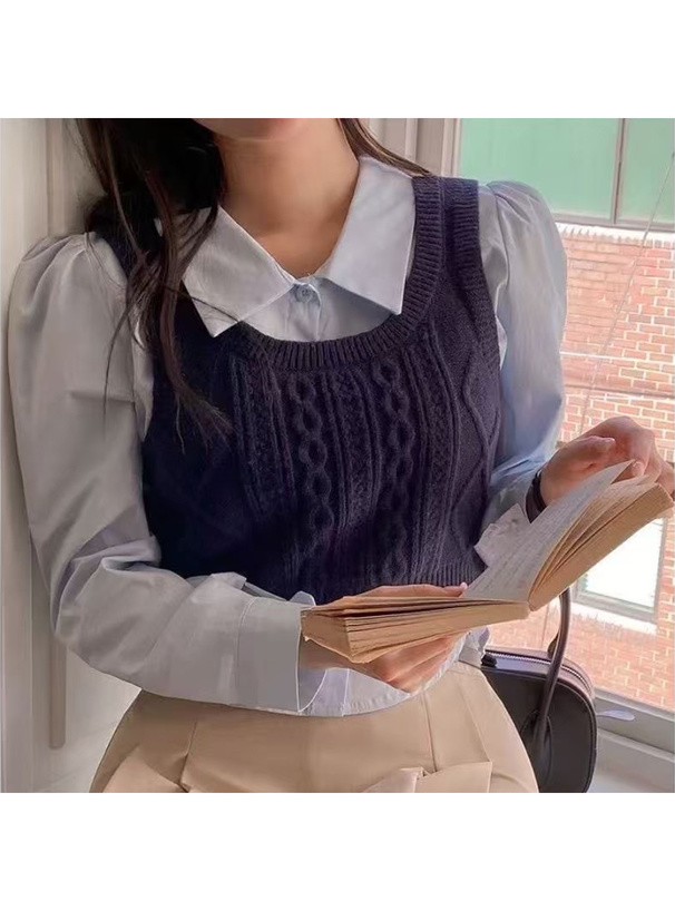 タックシャツ×ニットベストアンサンブル