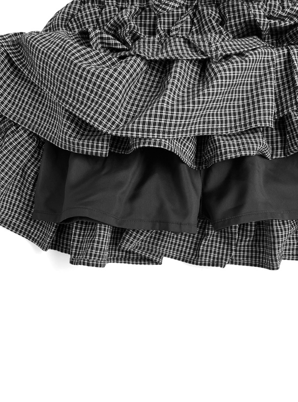 土曜限定⚠️セール❗️DimMoire フリル付きミニスカート 黒チェック柄直購入⭕️ 土曜限定⚠️セール❗️DimMoire フリル付きミニスカート 黒