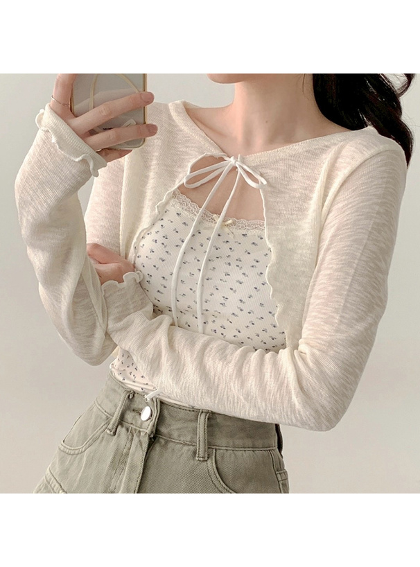 カップ付き小花柄キャミソール×メロウニットカーディガンアンサンブル