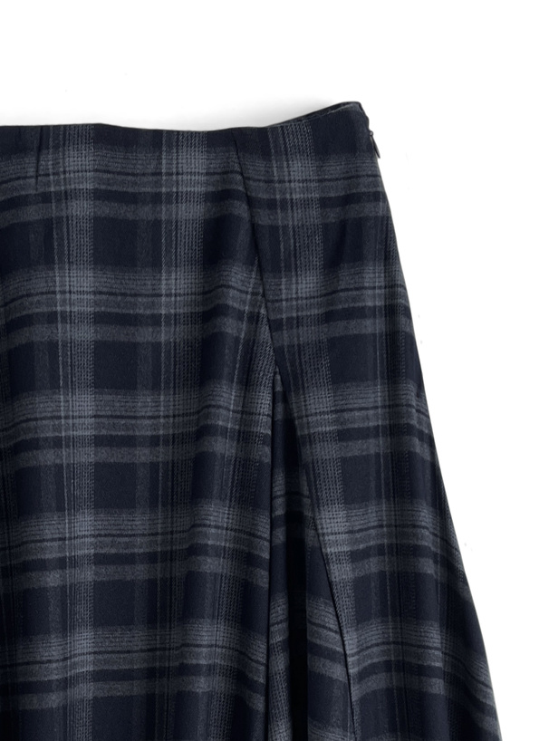 ILLIT アイリット BEB チェック柄ヘムフレアスカート