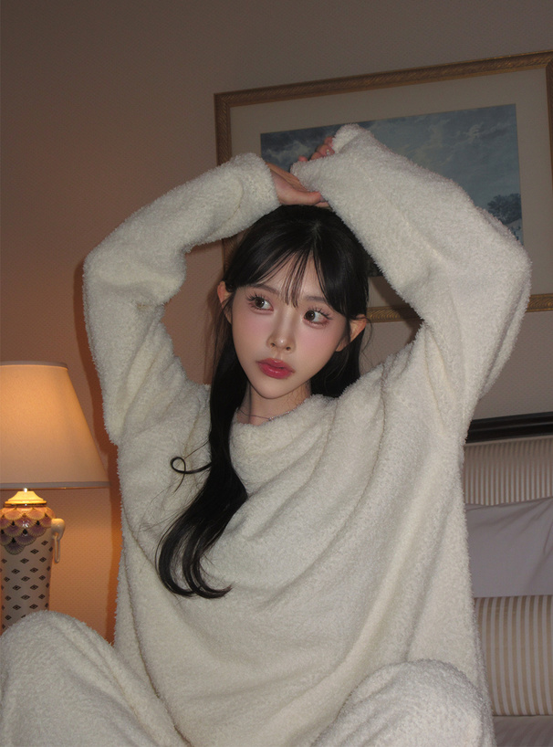 ボアトップス×ワイドパンツセットアップ