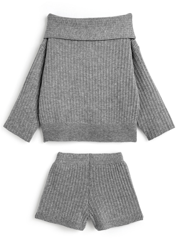 オフショルダートップス×ショートパンツニットセットアップ