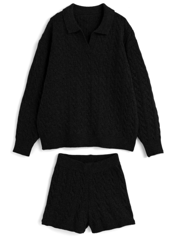 スキッパーケーブル編みニットトップス×ショートパンツセットアップ