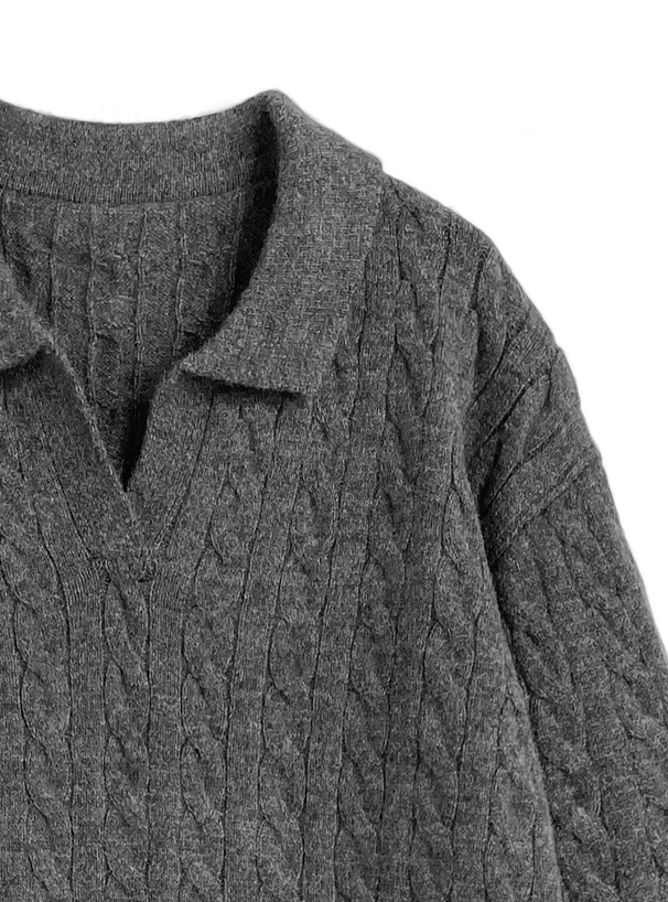 スキッパーケーブル編みニットトップス×ショートパンツセットアップ