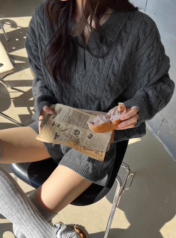 スキッパーケーブル編みニットトップス×ショートパンツセットアップ