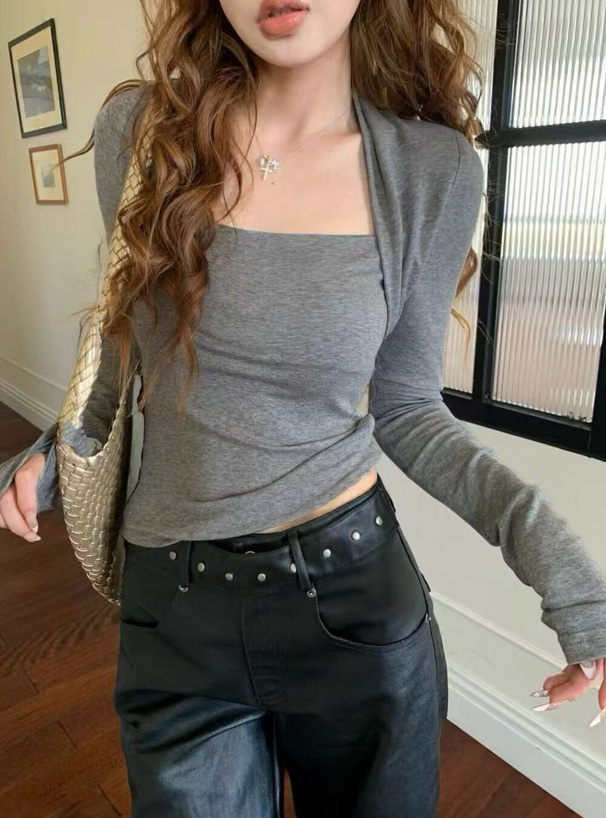 レイヤード風ギャザートップス