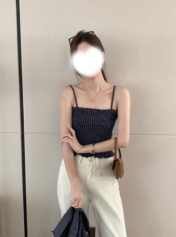 ストライプ柄シャツ×シャーリングキャミソールアンサンブル