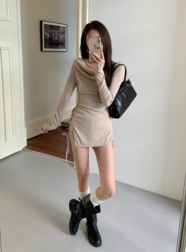 サイドスリットドロストトップス×ショートパンツリブセットアップ