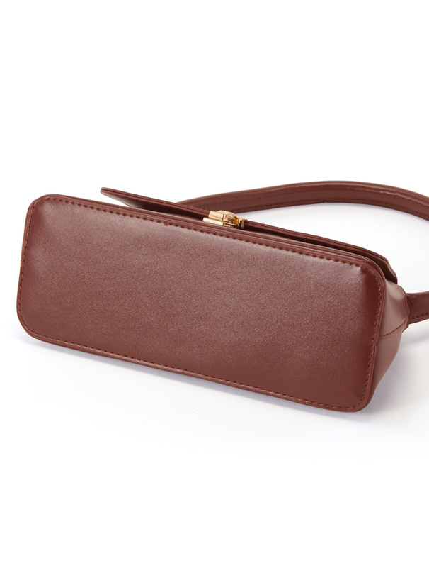 スクエアフラップワンハンドルバッグ