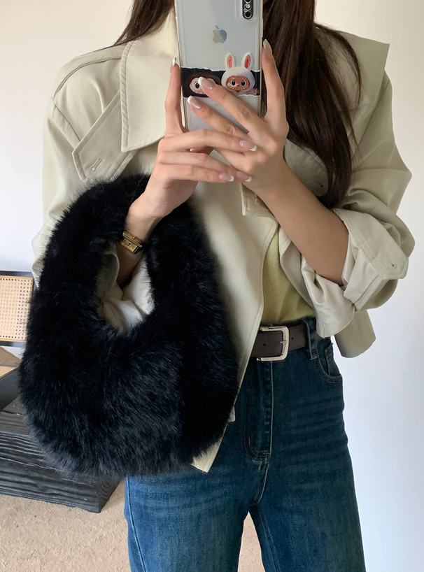 ファーラウンドバッグ