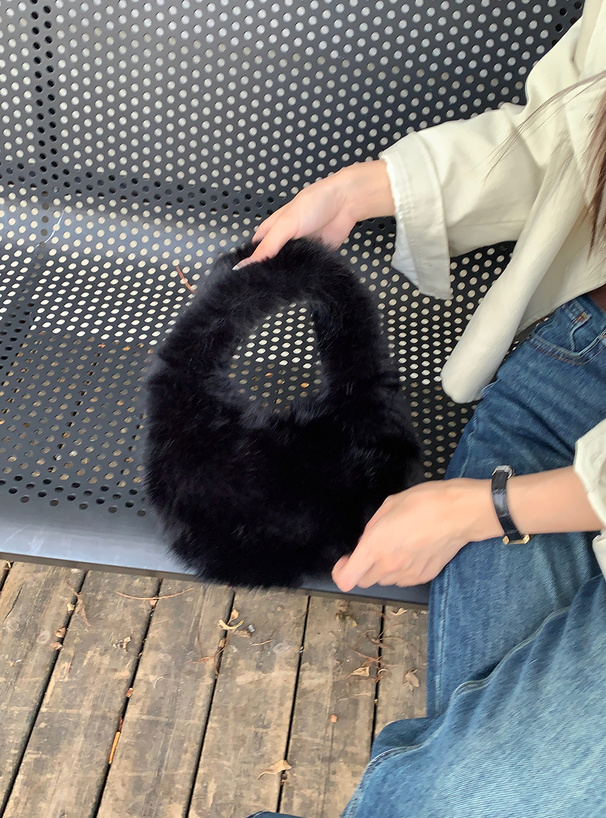 ファーラウンドバッグ