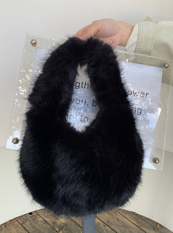 ファーラウンドバッグ