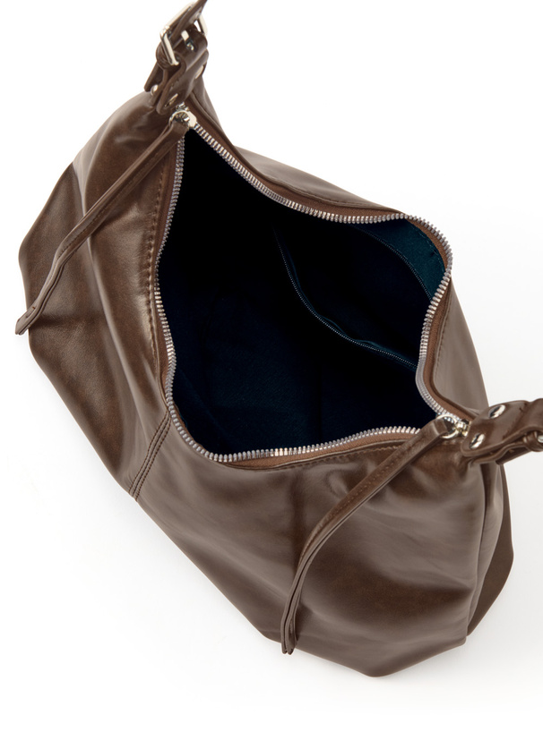 レザーショルダーバッグ