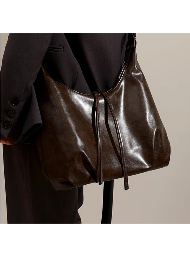 レザーショルダーバッグ