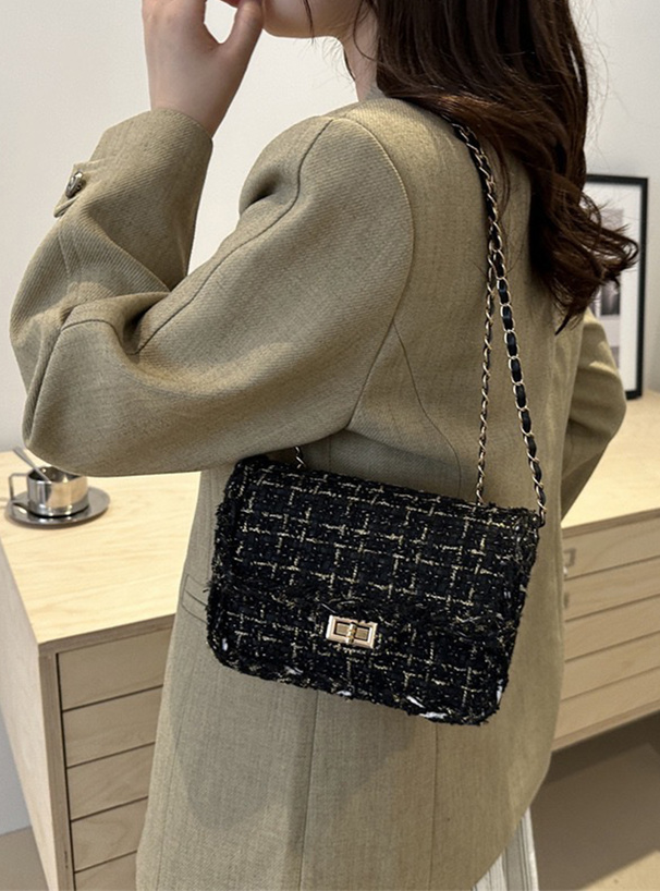 ツイードチェーンショルダーバッグ
