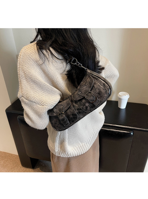 ポケットレザーショルダーバッグ