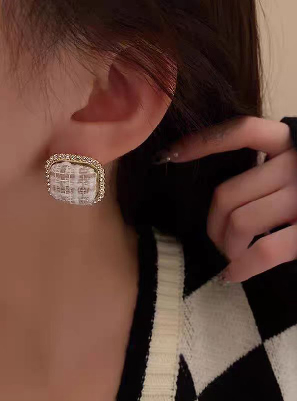 ツイードスクエアピアス