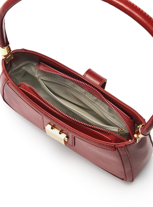 フラップレザーショルダーバッグ