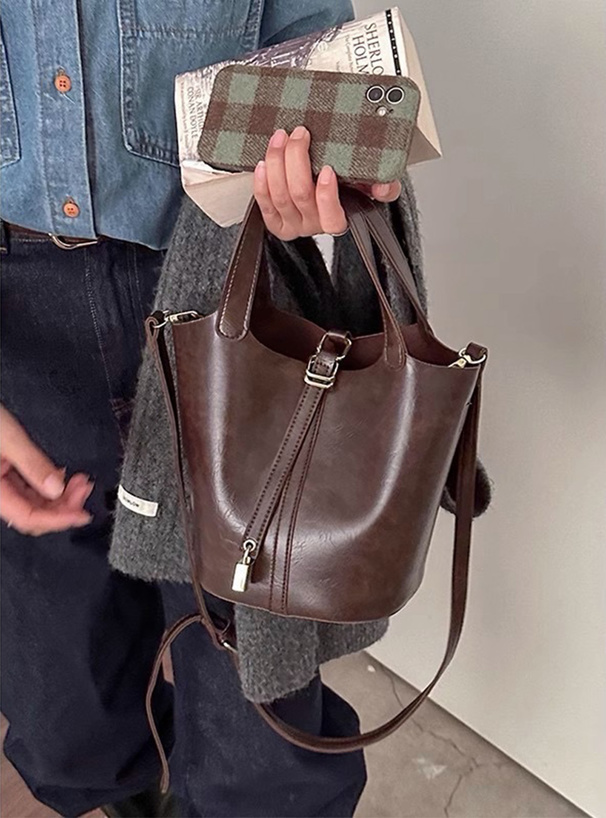 ポーチ付き2Wayレザーバケツバッグ