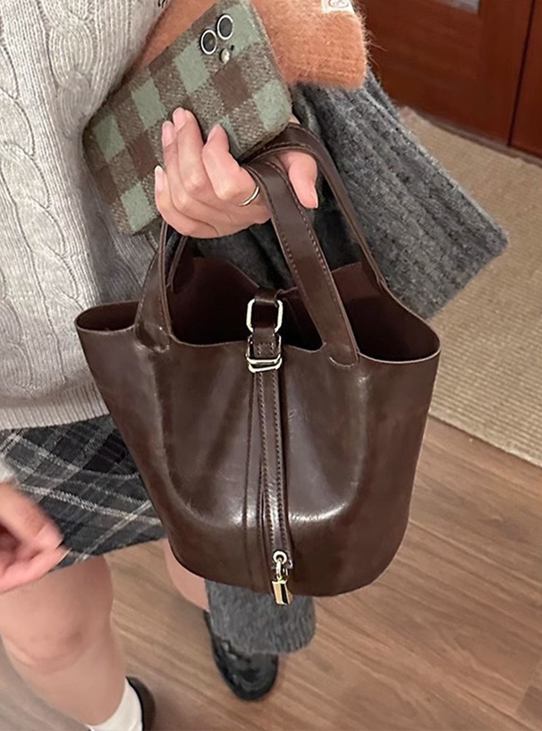 ポーチ付き2Wayレザーバケツバッグ