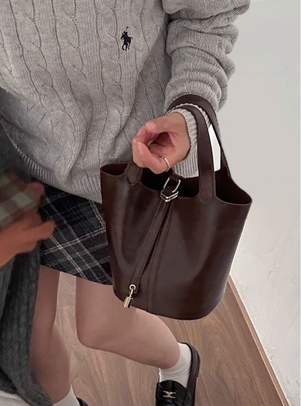 ポーチ付き2Wayレザーバケツバッグ