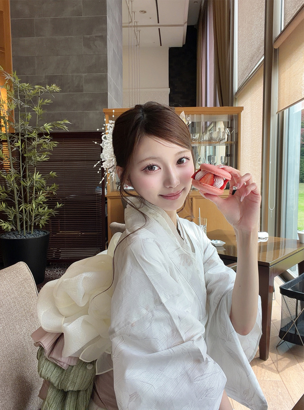 フラワーモチーフパールヘアコーム